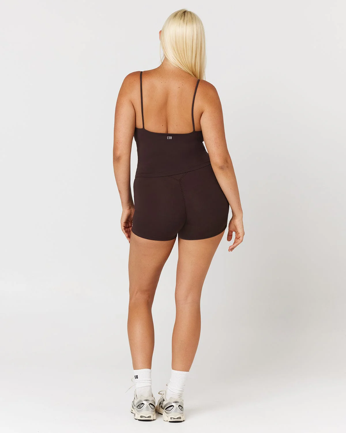 Form Invisible Scrunch Shorts 4" | Espresso - Image 5