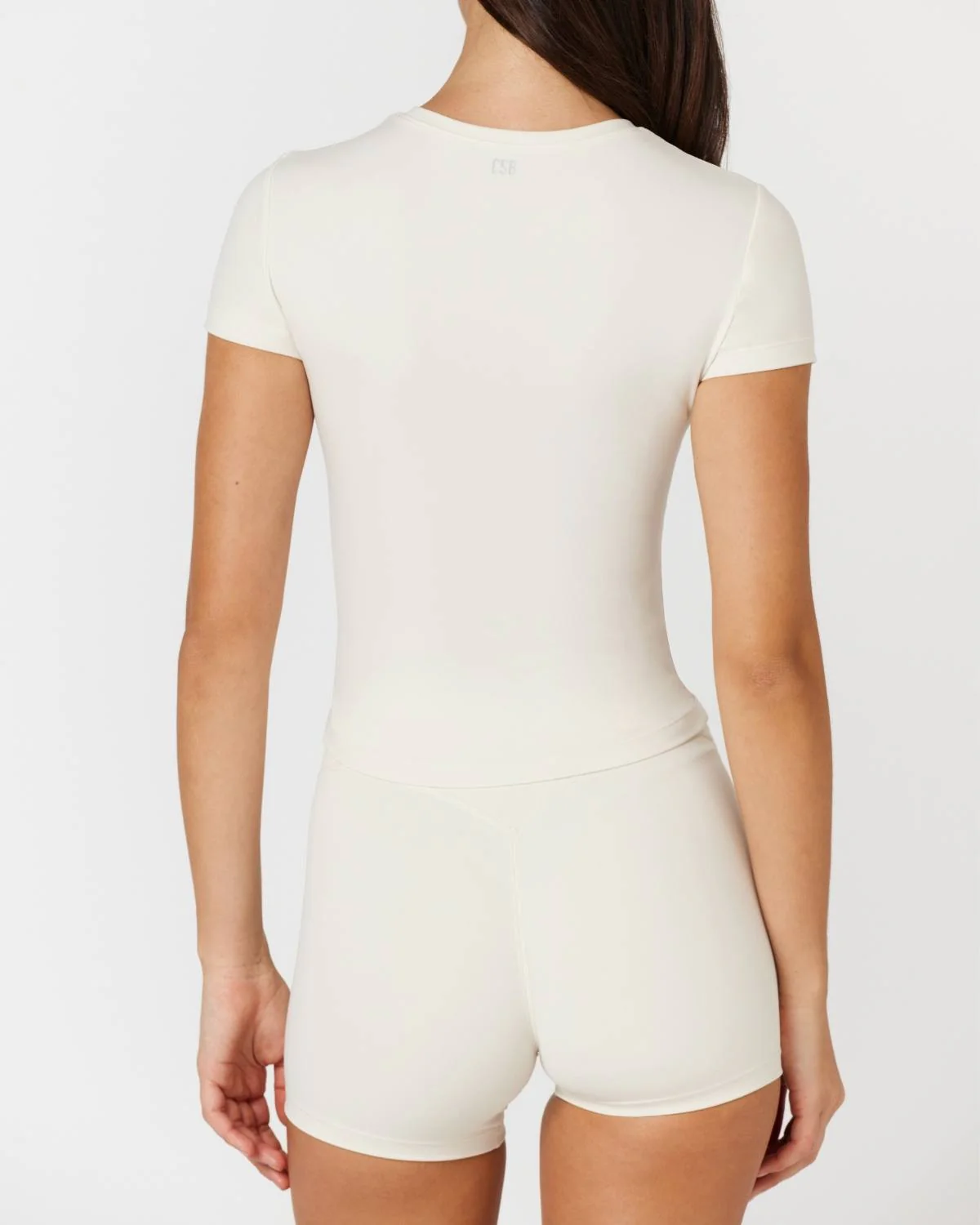 Form Invisible Scrunch Shorts 4" | Vanilla - Image 4