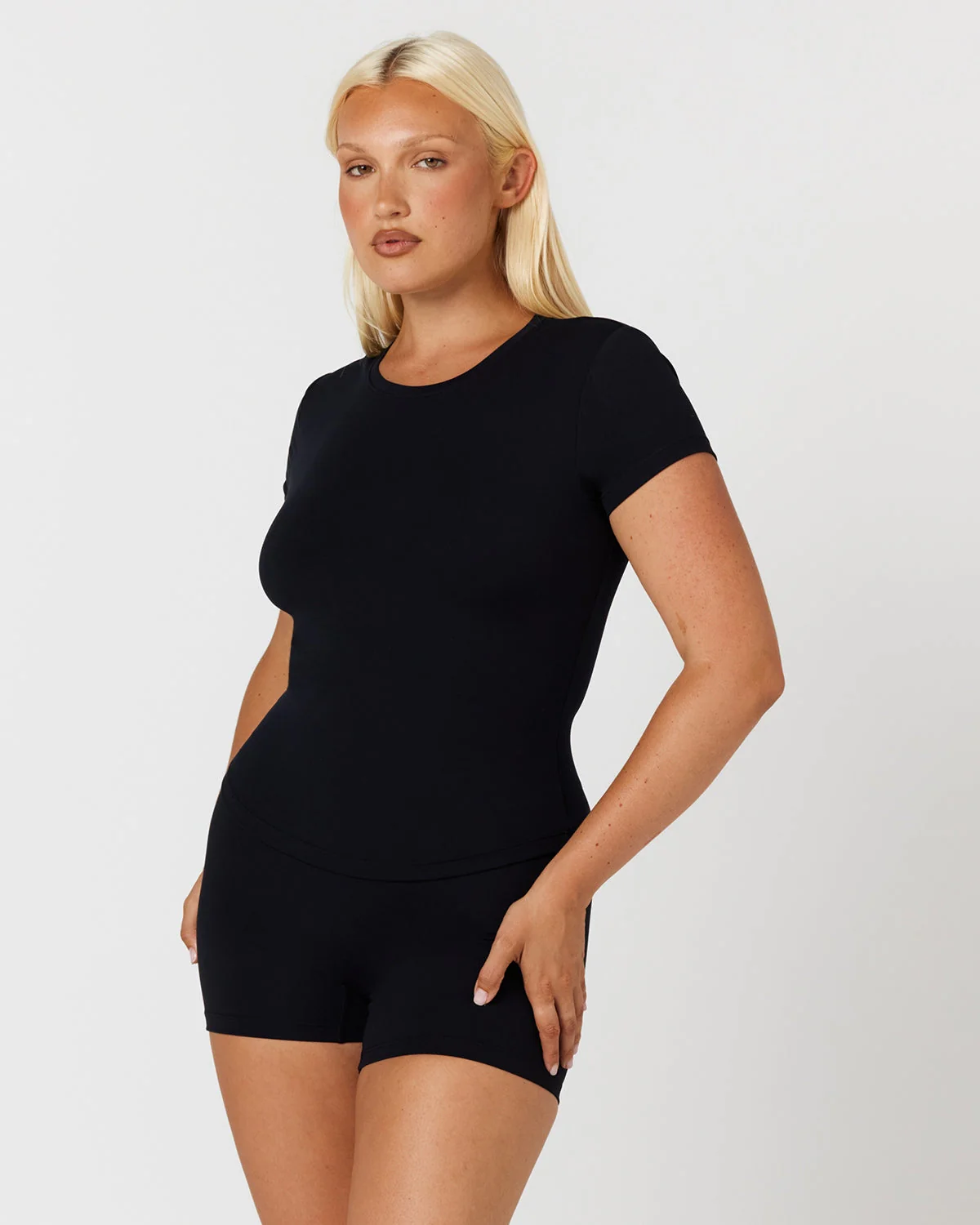 Form Lite Tee | Black - Image 5