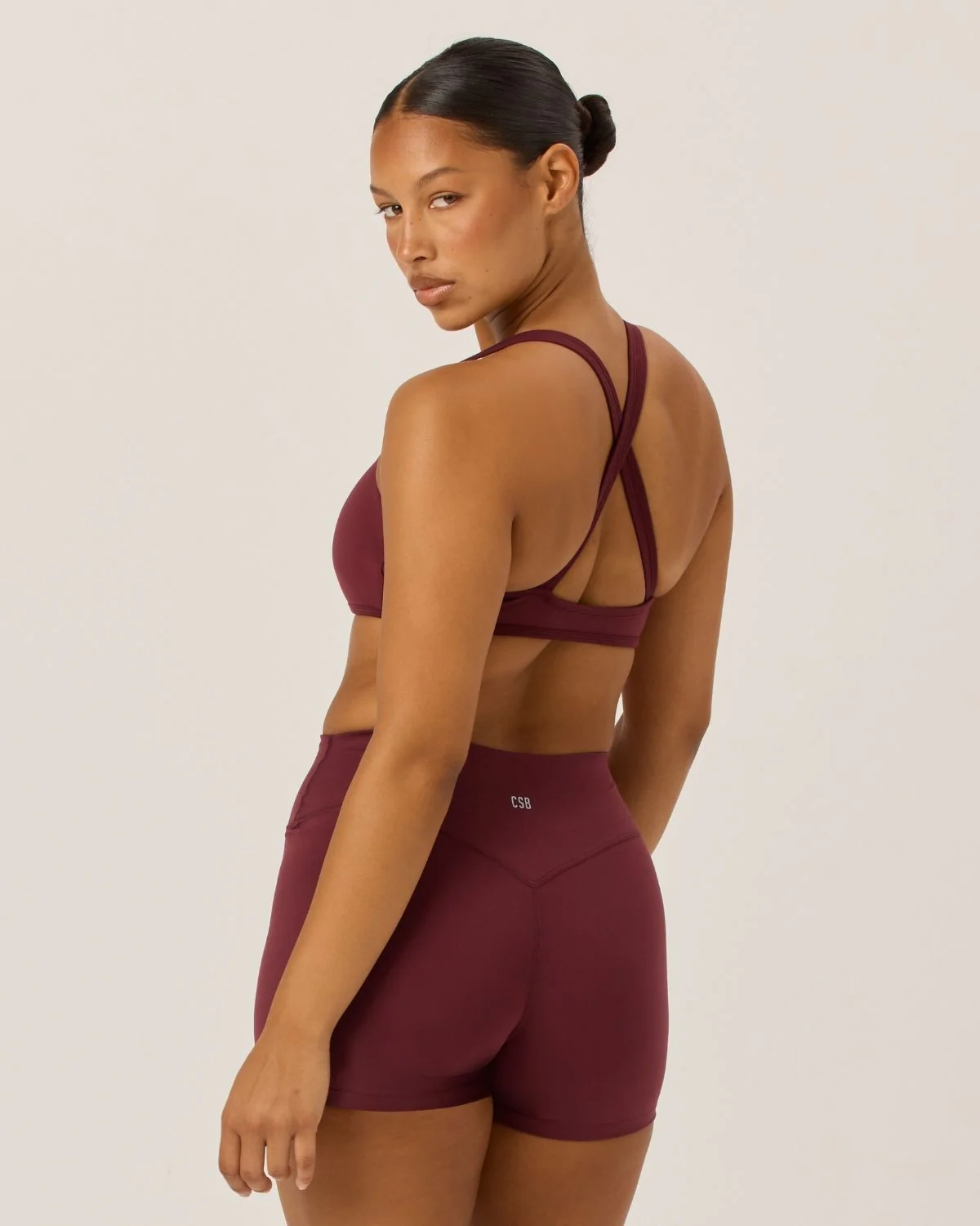 Serenity Invisible Scrunch Shorts 4" | Burgundy - Image 4