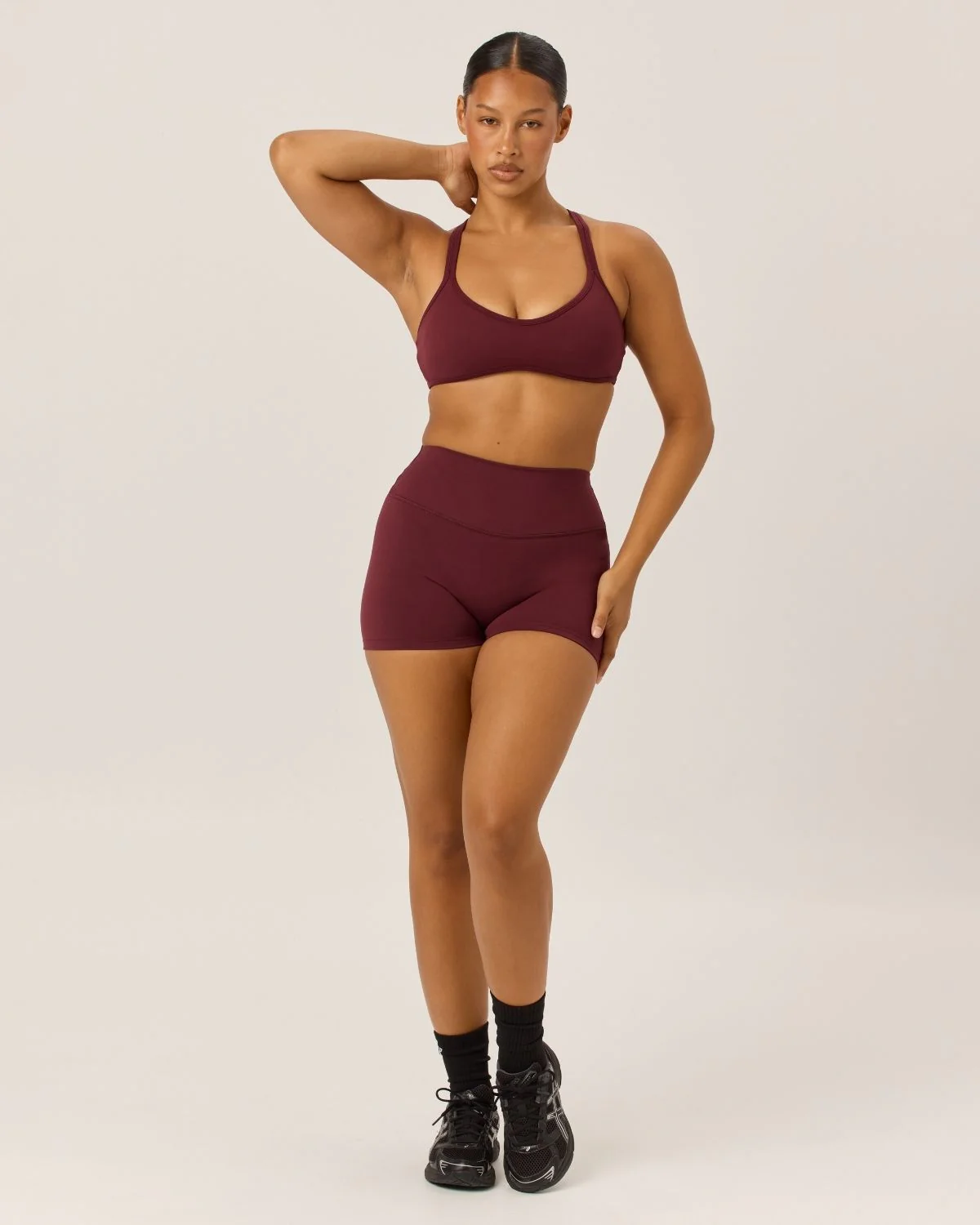 Serenity Invisible Scrunch Shorts 4" | Burgundy - Image 5