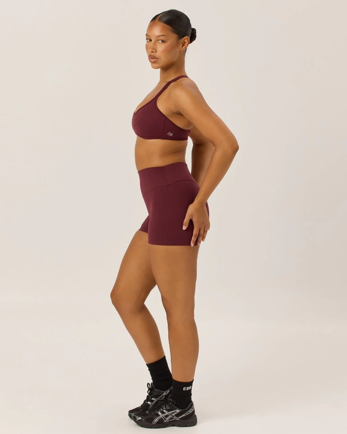 Serenity Invisible Scrunch Shorts 4" | Burgundy - Image 6