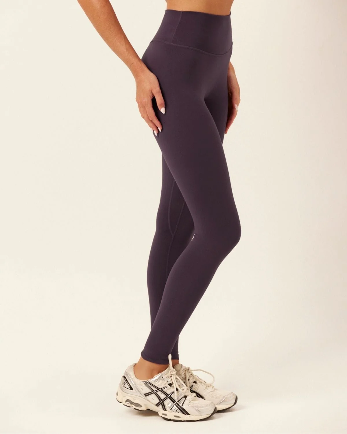 Serenity Invisible Scrunch Leggings | Plum - Image 4